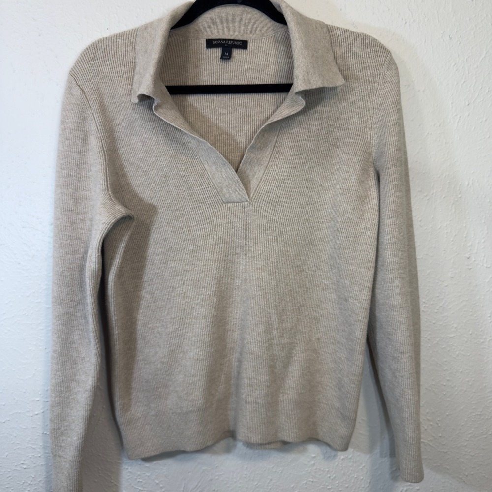 Banana Republic Womens Ribbed Polo Sweater Beige V-Neck Long Sleeve Medium
